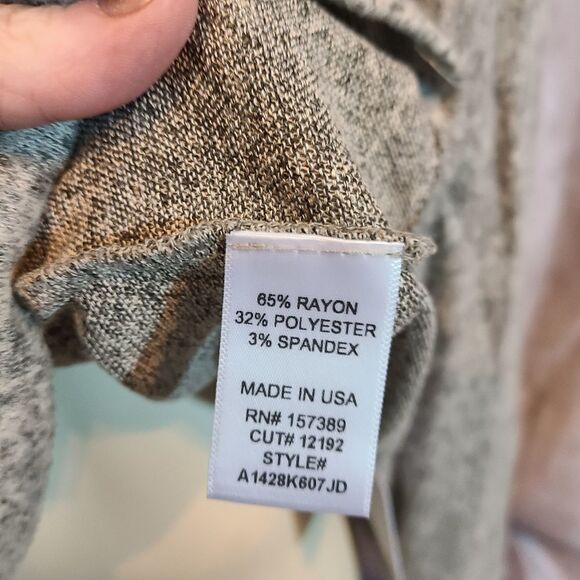 SWEATER SALE 3/$30 Lala Land Creative Marled Grey Cropped V-Neck Sweater Size L - Picture 4 of 4